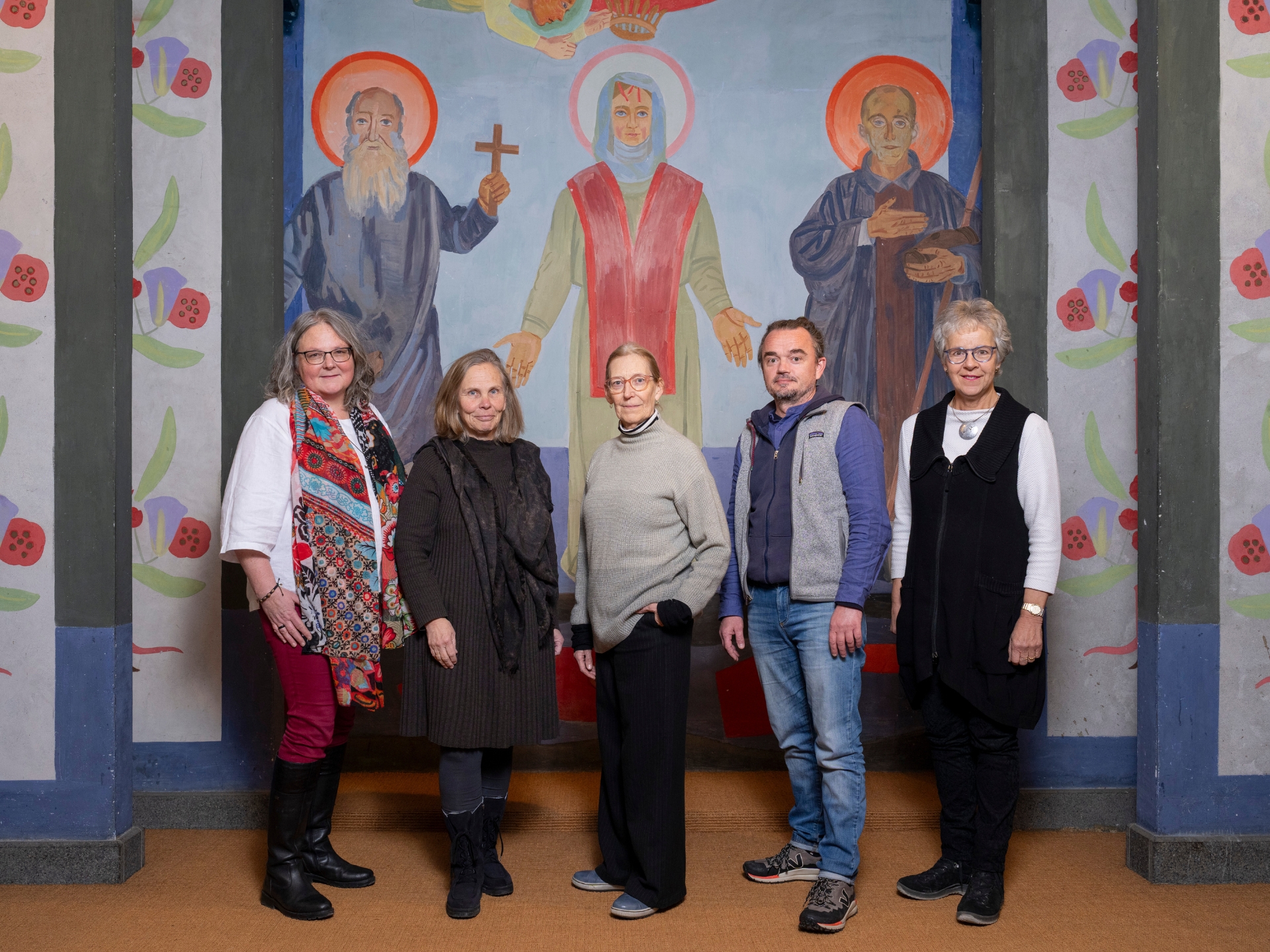 Die Inklusinnen und der Inkluse in der Wiborada-Kapelle in St.Georgen: v.l.n.r.: Bettina Ehrle, Ulrike Hasselmann, Gabi Hangartner, Samuel Rüegg, Simone Curau-Aepli. Fotocredits: Urs Bucher  